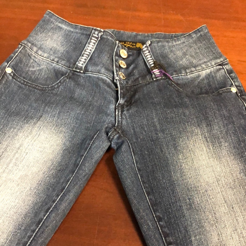 Women’s Virgins only jeans